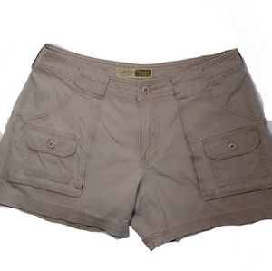 Cabelas 7 pocket hiker women  shorts